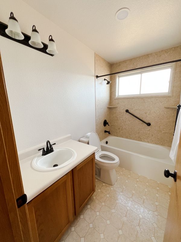 Top Bathroom Remodeling Companies in Edwardsburg, MI